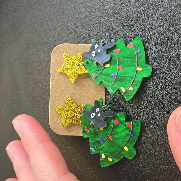 Adorable Acrylic Cat On A Tree Post Earrings, NWT - Picture 3 of 6